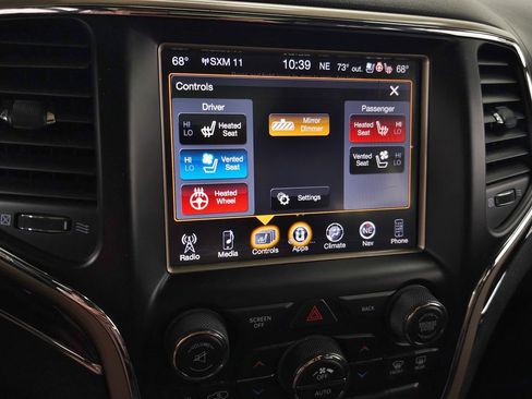 Used 2015 Jeep Grand Cherokee Overland w/ Advanced Technology Group AWD/4WD image 27