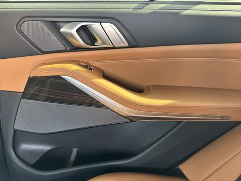 New 2026 BMW X5 sDrive40i w/ Climate Comfort Package image 15