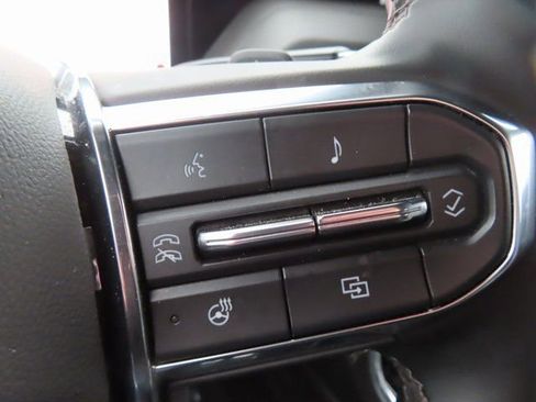 Certified 2025 GMC Yukon XL Denali image 17