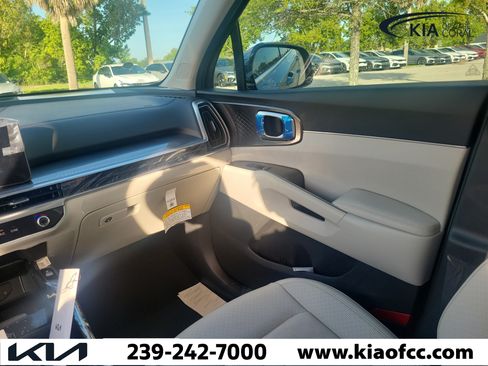 New 2026 Kia Sorento EX FWD image 17