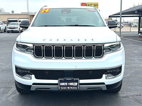 Used 2024 Jeep Wagoneer L Series II image 11