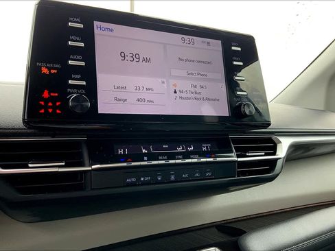 Used 2021 Toyota Sienna LE image 30