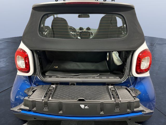 Used 2018 smart fortwo electric drive RWD image 10