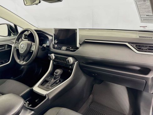 Certified 2025 Toyota RAV4 XLE FWD image 43