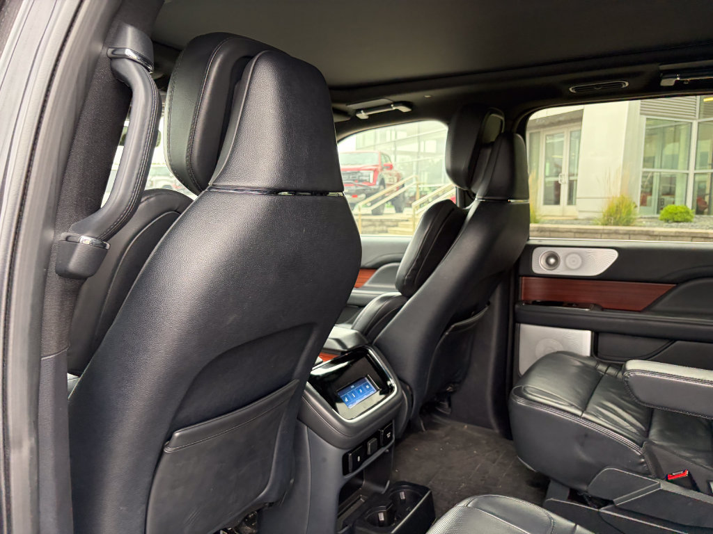 Used 2024 Lincoln Navigator L Reserve AWD/4WD image 14