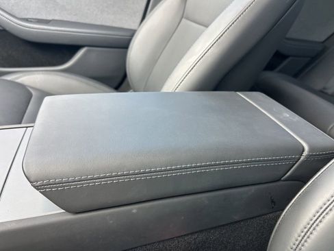 Used 2024 Tesla Model 3 Standard Range RWD image 31