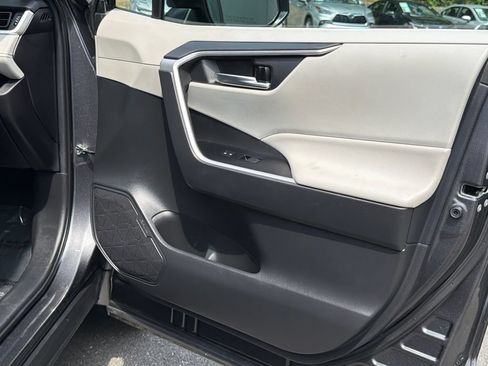 Used 2021 Toyota RAV4 XLE Premium AWD/4WD image 9