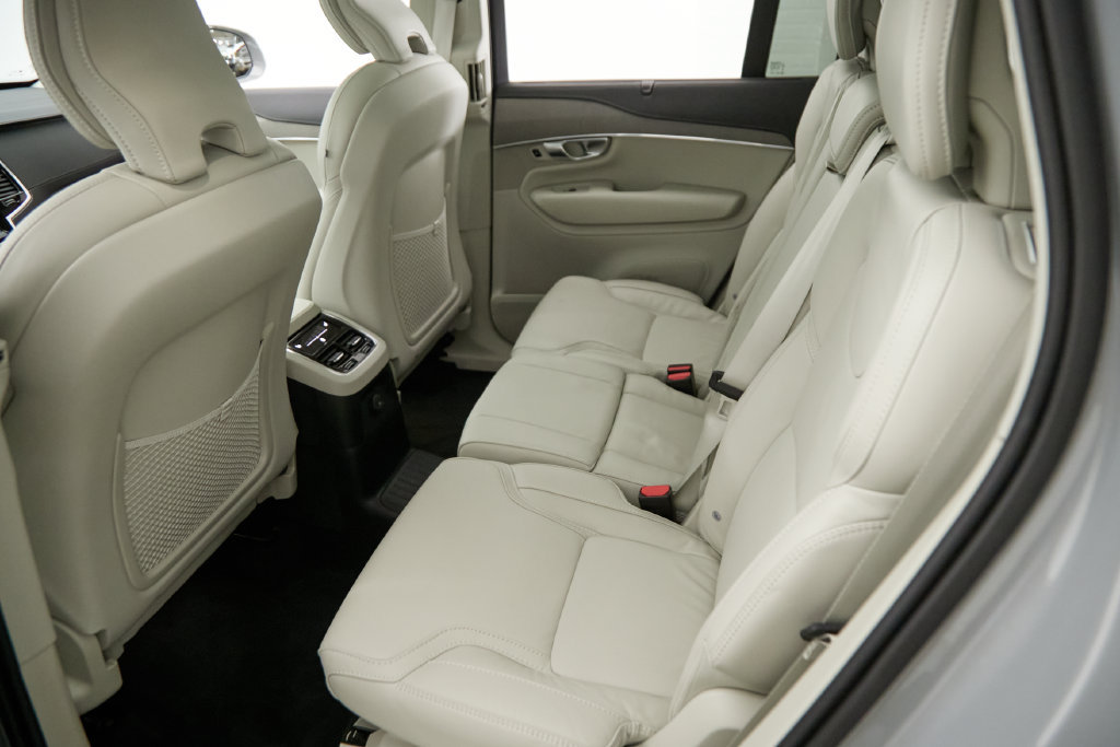 Certified 2025 Volvo XC90 T8 Ultra w/ Protection Package Premier AWD/4WD image 21