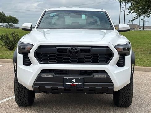 New 2026 Toyota Tacoma TRD Off-Road AWD/4WD image 3