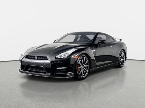 Used 2015 Nissan GT-R Premium image 19