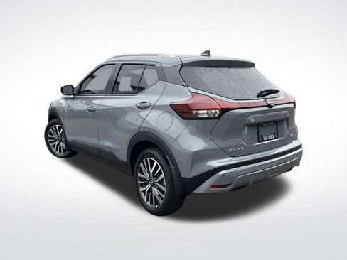 Used 2024 Nissan Kicks SV image 3