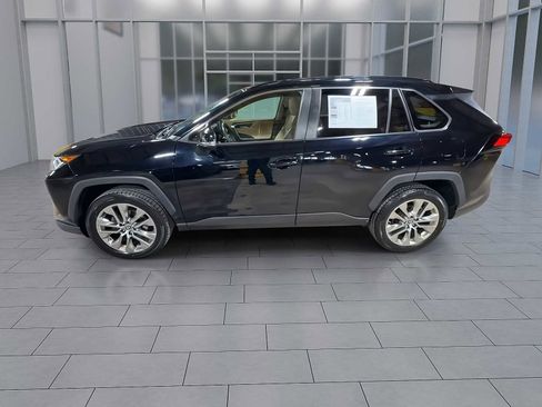 Used 2019 Toyota RAV4 XLE Premium w/ Cold Weather Package image 5