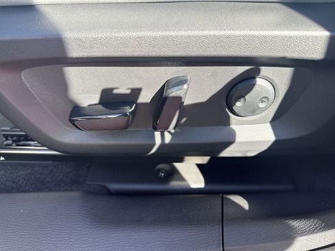 New 2025 Mitsubishi Outlander SE image 10