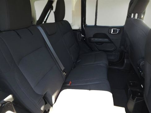 Used 2021 Jeep Wrangler Unlimited Sahara AWD/4WD image 29