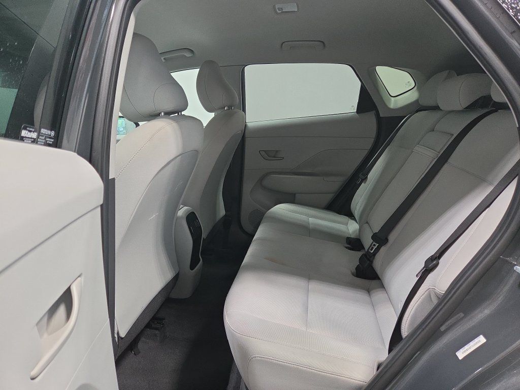 Used 2025 Hyundai Kona SEL AWD/4WD image 20