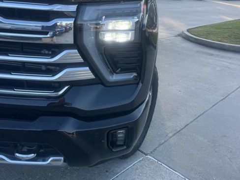Used 2024 Chevrolet Silverado 2500 High Country w/ Z71 Off-Road Package AWD/4WD image 15