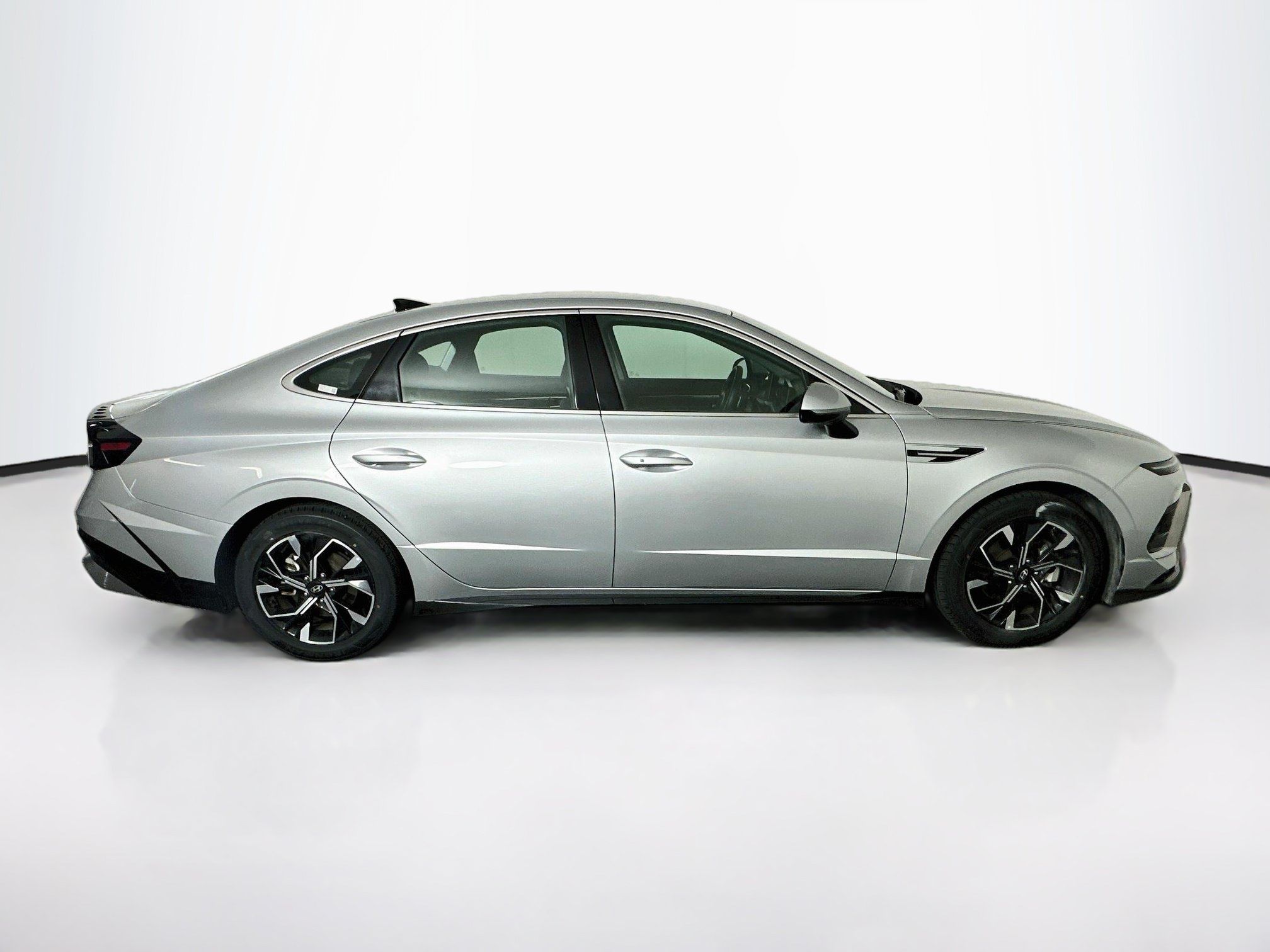 Used 2025 Hyundai Sonata SEL FWD image 10