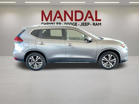Used 2020 Nissan Rogue SV w/ Premium Package FWD image 4