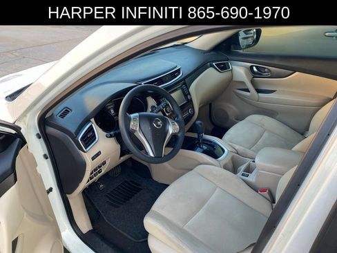 Used 2016 Nissan Rogue SV w/ SV Premium Package AWD/4WD image 5