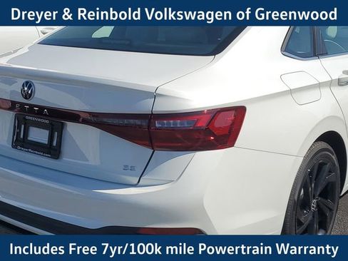 New 2025 Volkswagen Jetta SE image 5