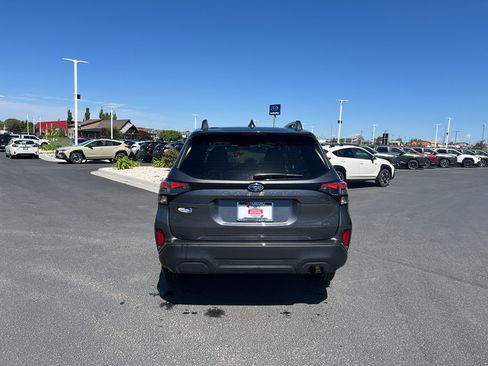 Used 2026 Subaru Forester Premium AWD/4WD image 8
