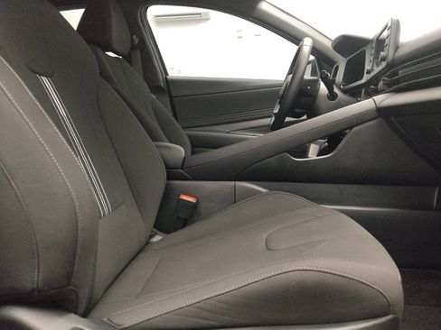Used 2025 Hyundai Elantra Sport image 21