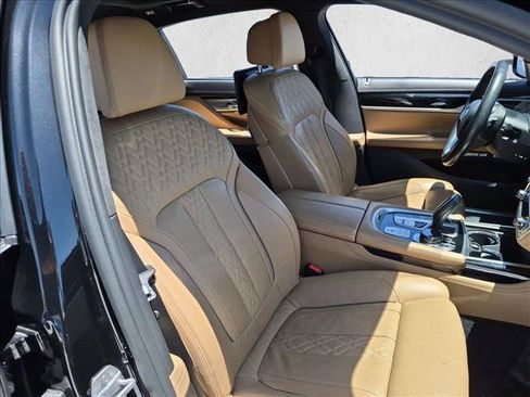 Used 2017 BMW ALPINA B7 xDrive AWD/4WD image 11