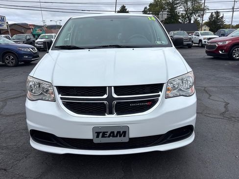 Used 2014 Dodge Grand Caravan SE w/ Quick Order Package 29E SE image 2