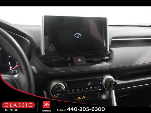 Used 2025 Toyota RAV4 XLE FWD image 9