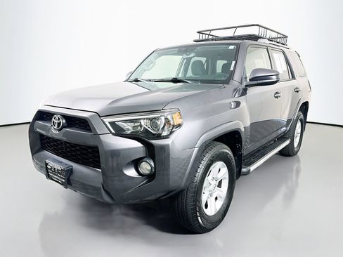 Used 2016 Toyota 4Runner SR5 AWD/4WD image 3