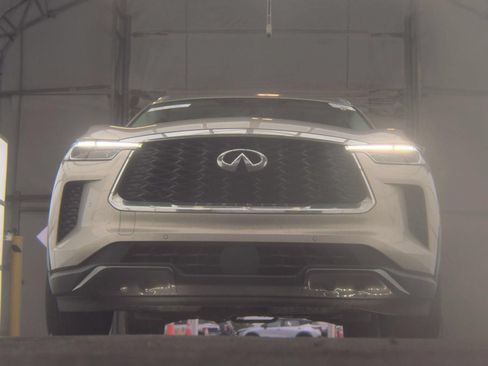 Used 2023 INFINITI QX60 Sensory w/ Cargo Package AWD/4WD image 4