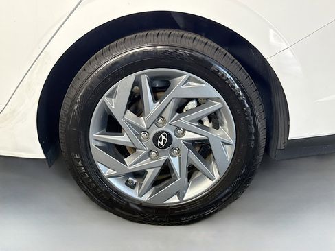 Used 2024 Hyundai Elantra SEL FWD image 37