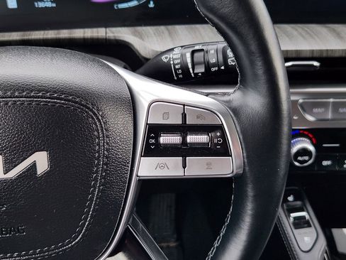 Used 2025 Kia Telluride EX w/ EX Captain's Chair Package image 22