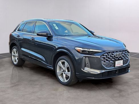 Used 2025 Audi Q5 Premium Plus AWD/4WD image 2