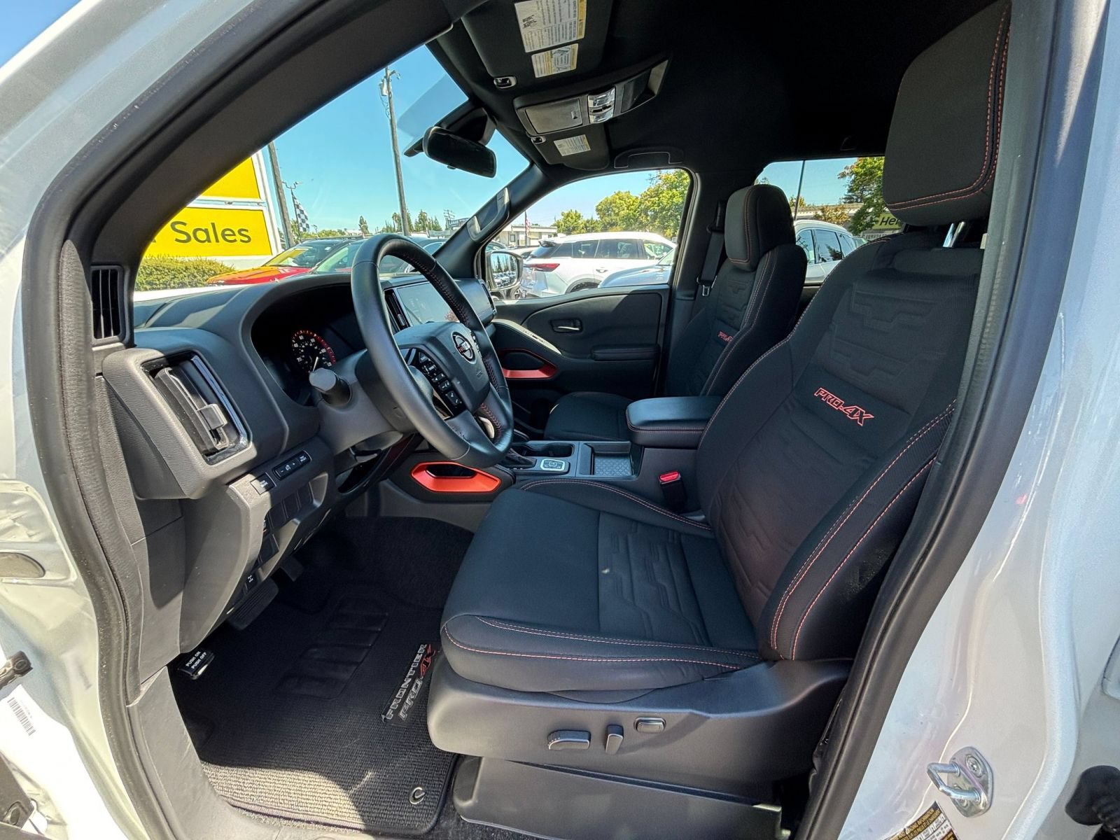 Used 2026 Nissan Frontier PRO-4X AWD/4WD image 26