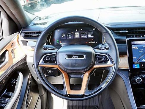 Certified 2024 Jeep Grand Cherokee Summit AWD/4WD image 21