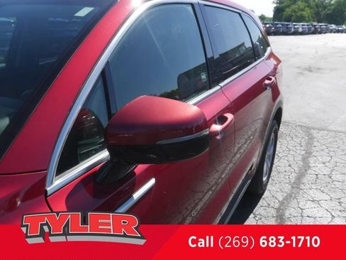 Used 2022 Kia Sorento LX AWD/4WD image 11
