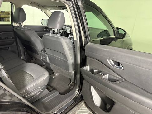 Used 2022 Nissan Pathfinder SV AWD/4WD image 34