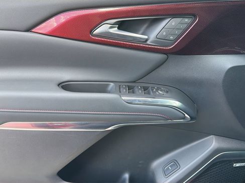Used 2025 Chevrolet Traverse RS w/ LPO, Floor Liner Package FWD image 29
