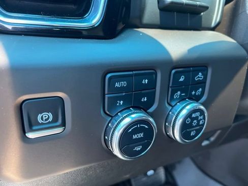Used 2024 GMC Sierra 3500 Denali w/ Denali Reserve Package AWD/4WD image 13