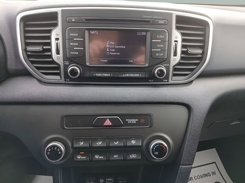 Used 2018 Kia Sportage LX image 7