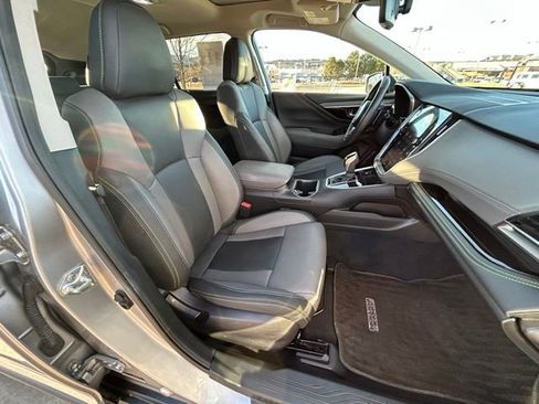 Used 2025 Subaru Outback Onyx Edition image 29