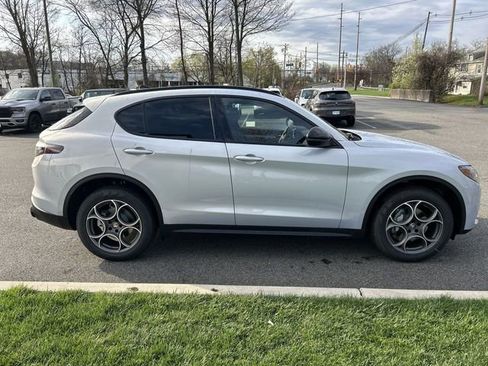 New 2026 Alfa Romeo Stelvio Sprint AWD/4WD image 9