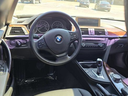 Used 2015 BMW 320i xDrive Sedan AWD/4WD image 5