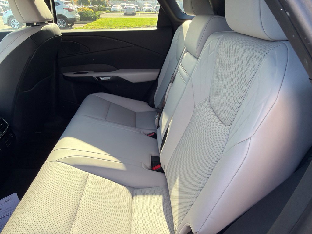 Used 2023 Lexus RX 350 Premium w/ Accessory Package AWD/4WD image 7