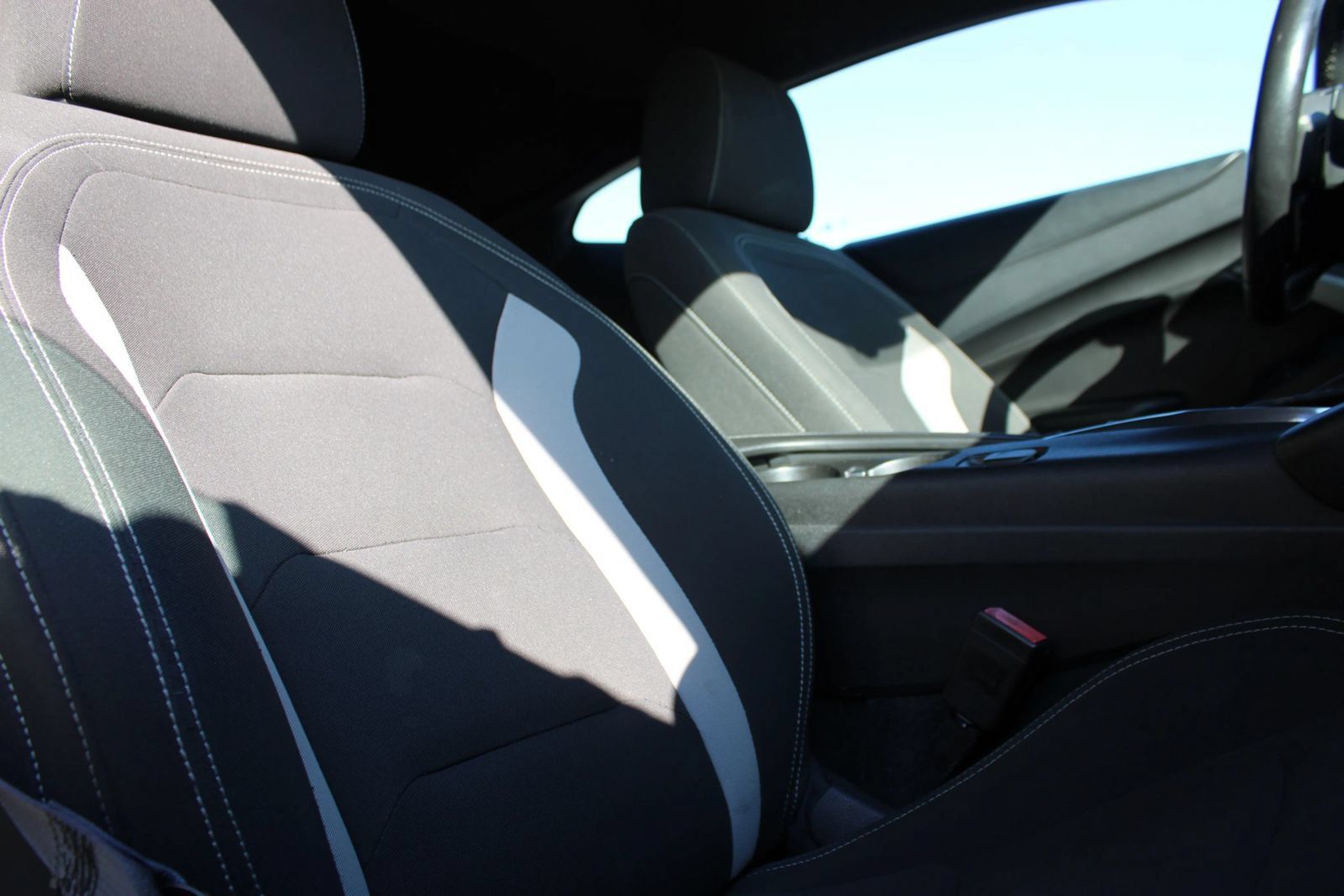 Used 2016 Chevrolet Camaro SS RWD image 17