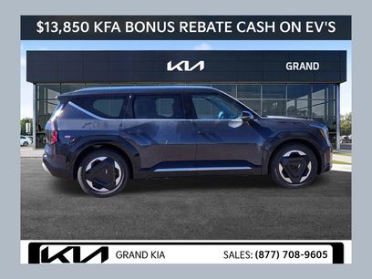 New 2026 Kia EV9 Land