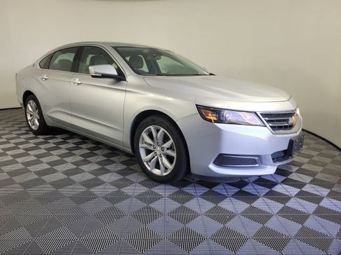 Used 2017 Chevrolet Impala LT FWD image 24