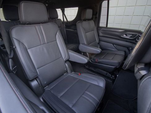 Used 2021 Chevrolet Suburban RST w/ Luxury Package image 23