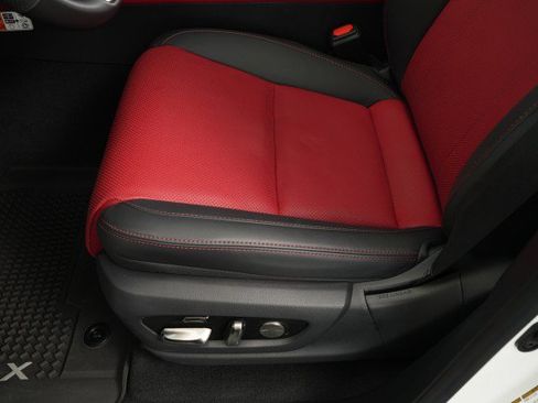 Used 2025 Lexus LX 700h F Sport image 35